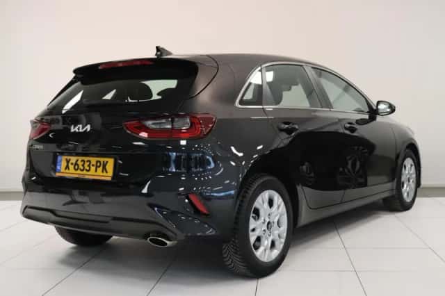 Kia Ceed (2024) thumbnail 2