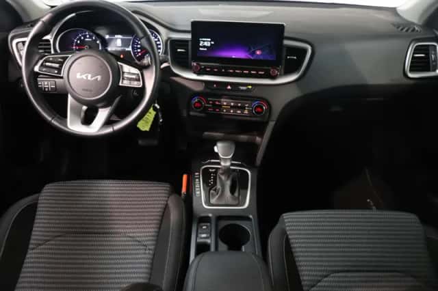 Kia Ceed (2024) thumbnail 3