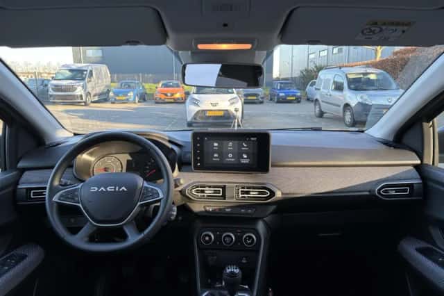 Dacia Sandero (2025) thumbnail 3