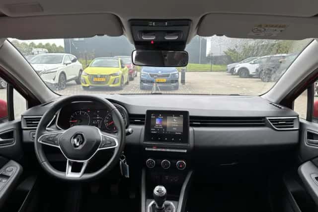 Renault Clio (2021) thumbnail 3