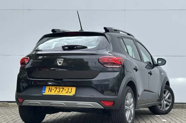 Dacia Sandero Stepway (2021) thumbnail 2