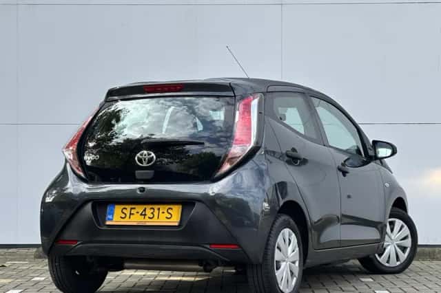 Toyota Aygo (2018) thumbnail 2