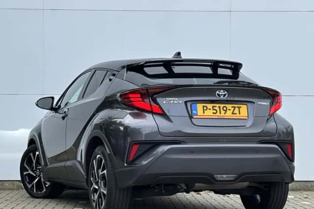 Toyota C-HR (2021) thumbnail 6
