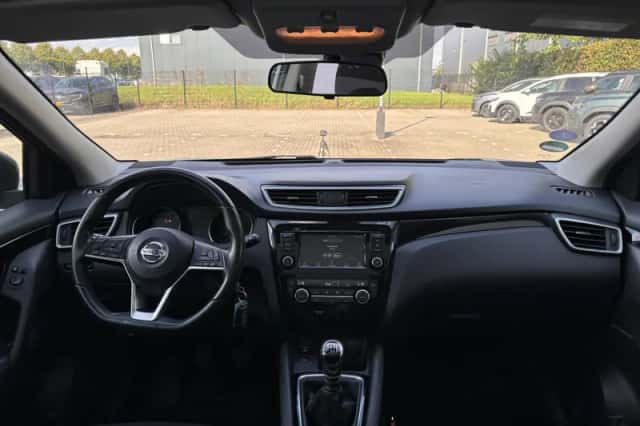 Nissan Qashqai (2019) thumbnail 3