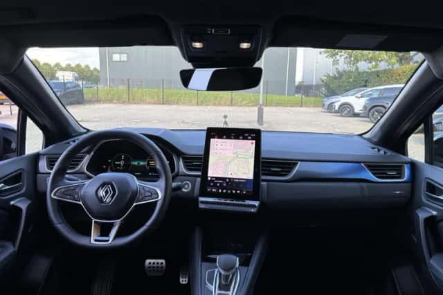 Renault Captur (2025) thumbnail 3