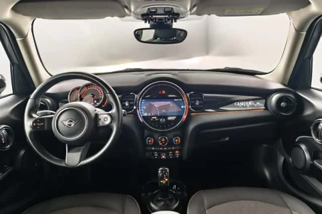 MINI Cooper (2023) thumbnail 3