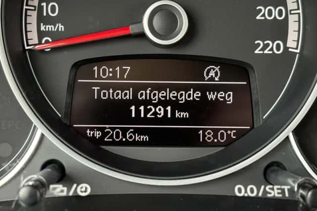 Volkswagen Up! (2017) thumbnail 4