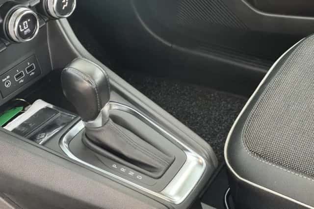 Renault Captur (2022) thumbnail 6