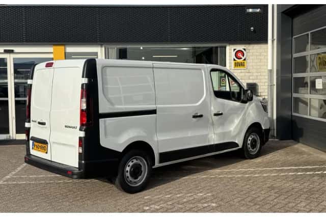 Renault Trafic (2024) thumbnail 3