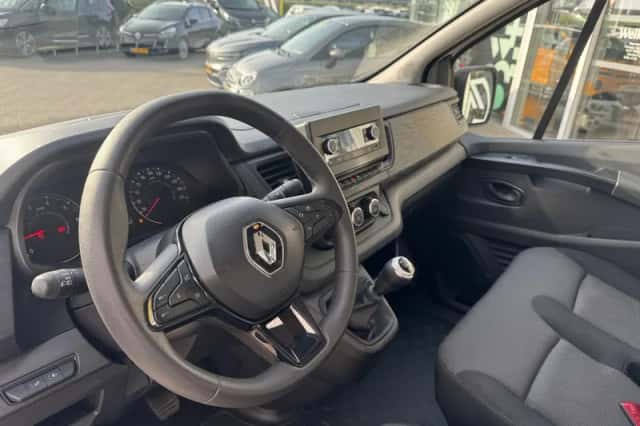 Renault Trafic (2024) thumbnail 4