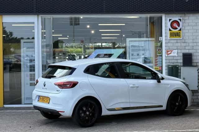 Renault Clio (2021) thumbnail 2