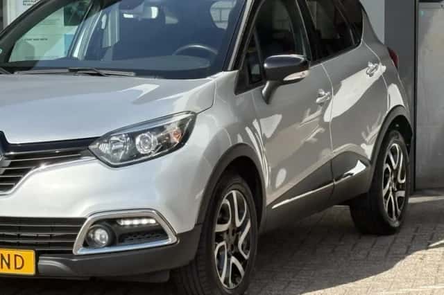 Renault Captur (2017) thumbnail 2