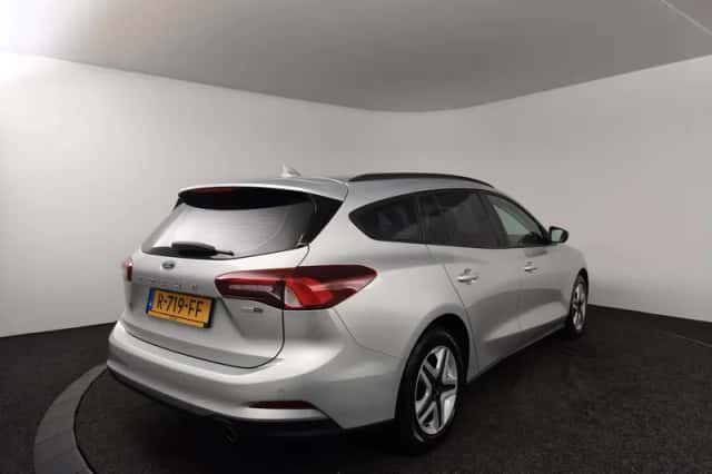 Ford Focus (2022) thumbnail 2