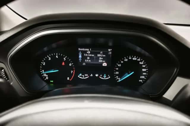 Ford Focus (2022) thumbnail 4