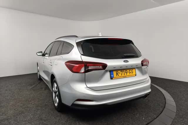Ford Focus (2022) thumbnail 6