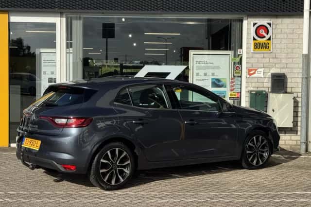 Renault Mégane (2018) thumbnail 2