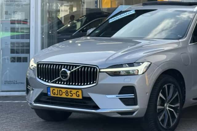 Volvo XC60 (2023) thumbnail 5