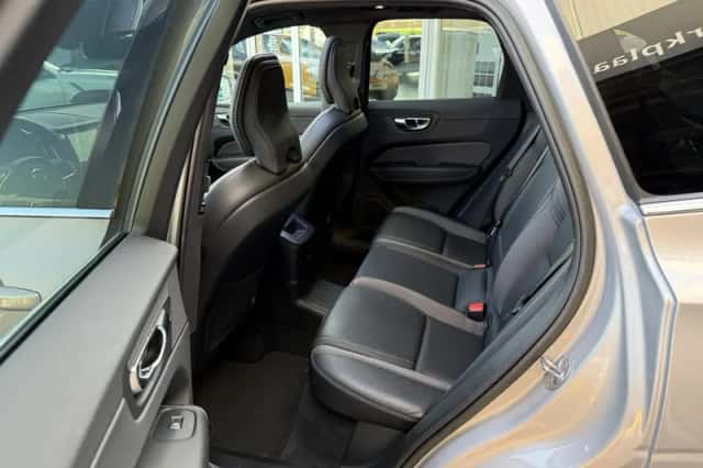 Volvo XC60 (2023) thumbnail 6