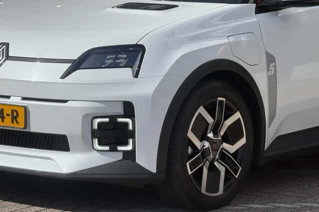 Renault 5 (2025) thumbnail 5