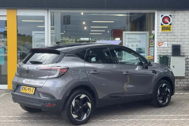 Renault Captur (2025) thumbnail 2