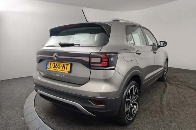 Volkswagen T-Cross (2021) thumbnail 2