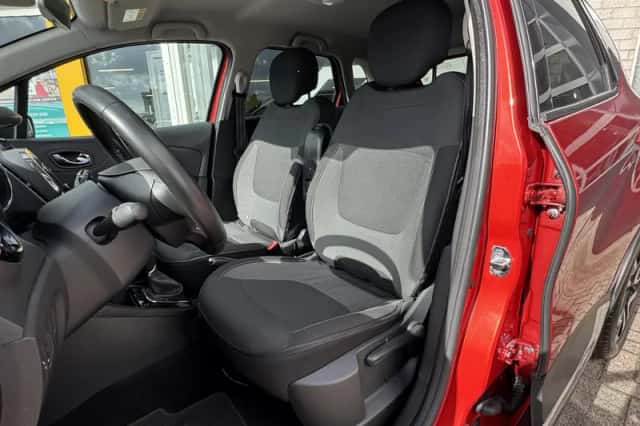 Renault Captur (2017) thumbnail 3