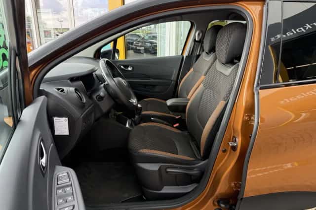 Renault Captur (2018) thumbnail 4