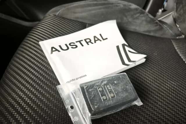 Renault Austral (2024) thumbnail 6