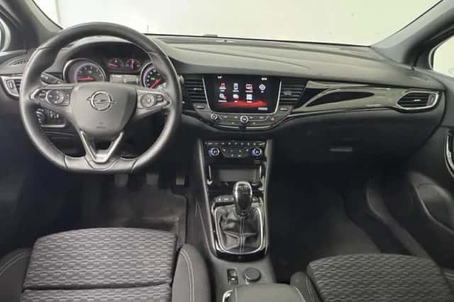 Opel Astra (2019) thumbnail 3