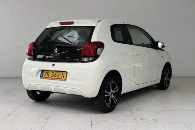 Peugeot 108 (2015) thumbnail 2