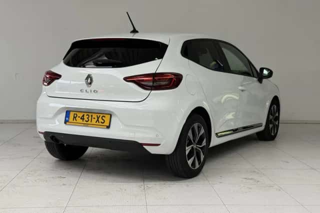 Renault Clio (2022) thumbnail 2