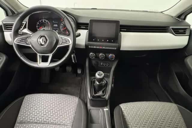 Renault Clio (2022) thumbnail 3