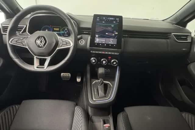 Renault Clio (2024) thumbnail 3