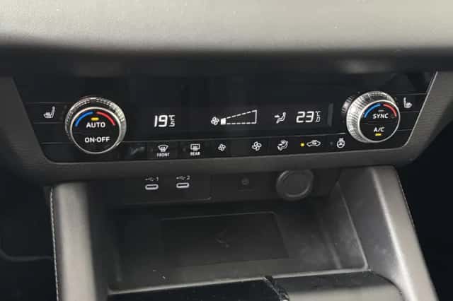 Mitsubishi Outlander (2025) thumbnail 4
