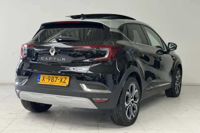 Renault Captur (2024) thumbnail 2
