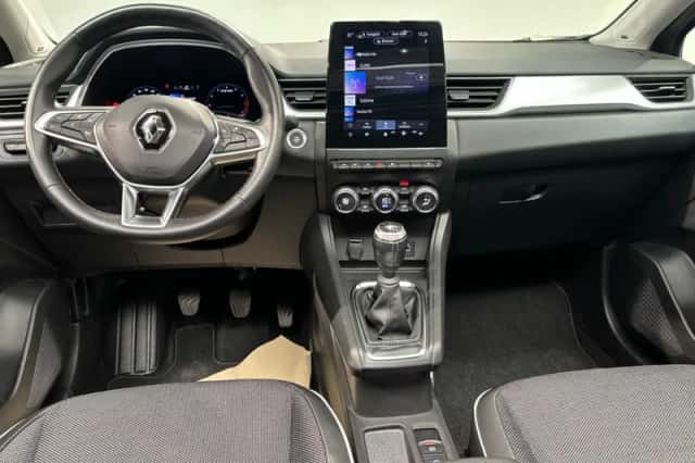 Renault Captur (2024) thumbnail 3