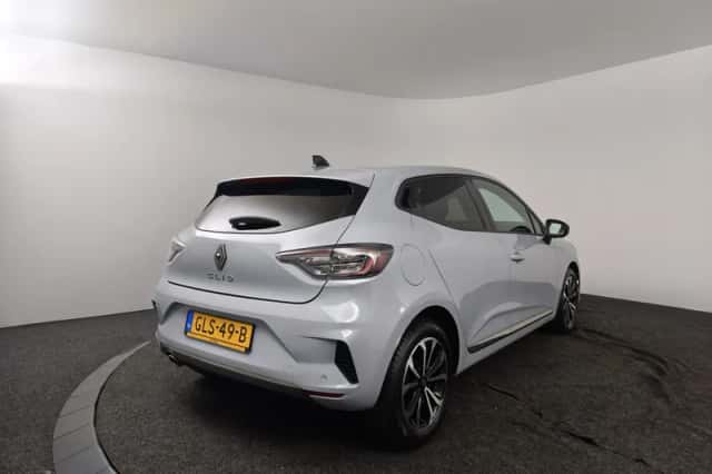 Renault Clio (2024) thumbnail 2