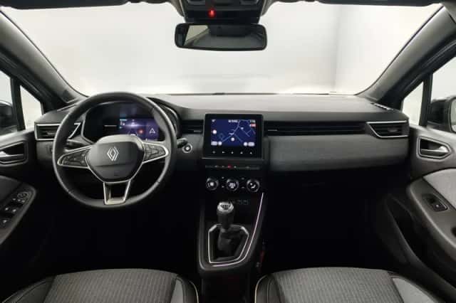 Renault Clio (2024) thumbnail 3