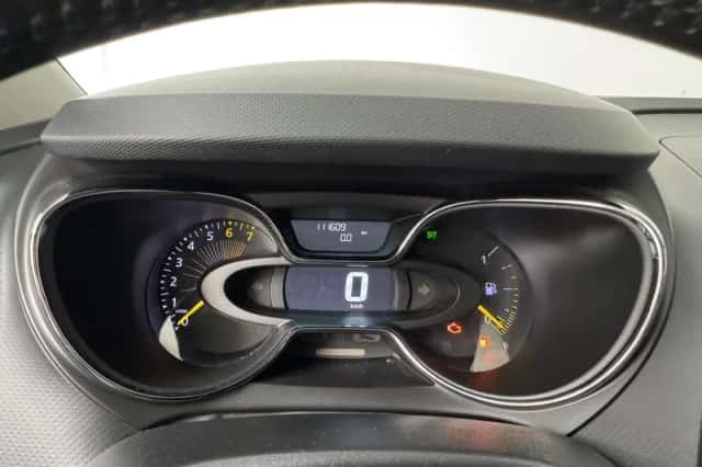 Renault Captur (2015) thumbnail 4