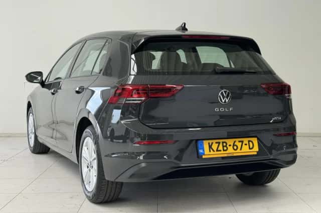 Volkswagen Golf (2023) thumbnail 6
