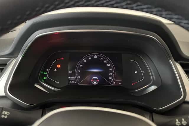 Renault Captur (2022) thumbnail 4