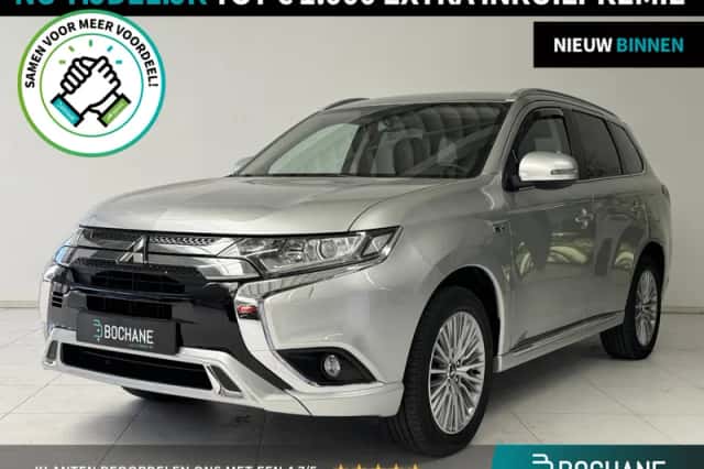 Mitsubishi Outlander (2020) thumbnail 1