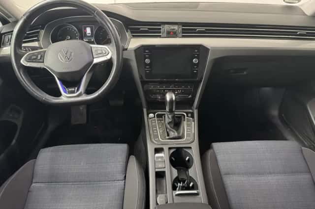 Volkswagen Passat (2020) thumbnail 3