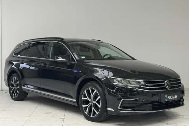 Volkswagen Passat (2020) thumbnail 5