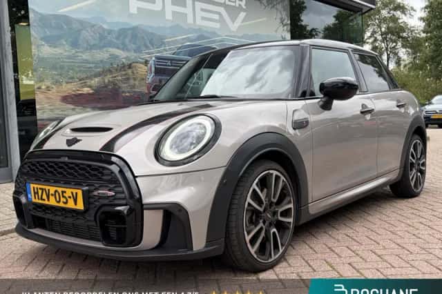 MINI Cooper S (2021) thumbnail 1