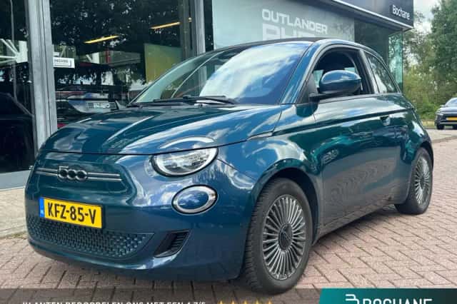 Fiat 500C (2022) thumbnail 1