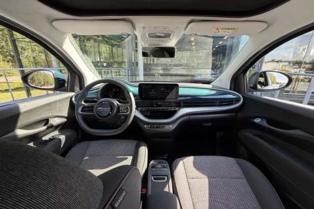 Fiat 500C (2022) thumbnail 3