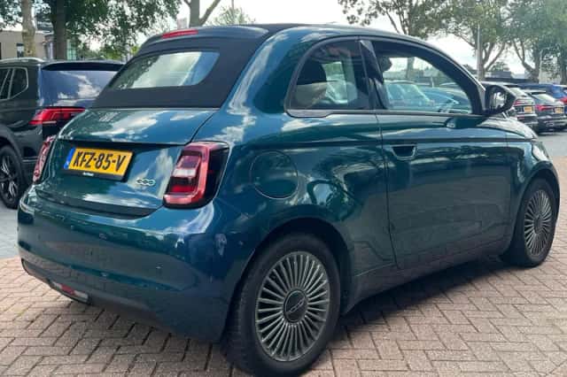 Fiat 500C (2022) thumbnail 4