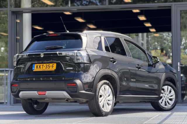 Suzuki S-Cross (2025) thumbnail 2