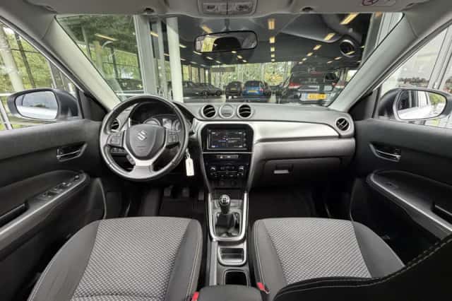 Suzuki Vitara (2019) thumbnail 3